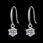 earing diamond moissanite