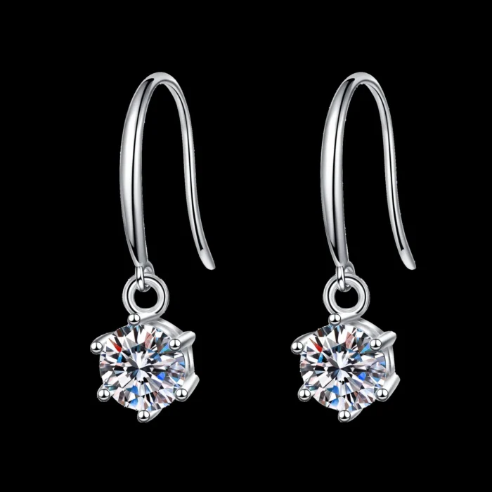 earing diamond moissanite